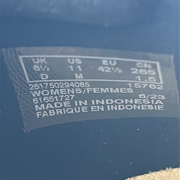 2522- Clarks Black Leather Slip-On Heeled Shoes Size 11 M NWT - Picture 11 of 11